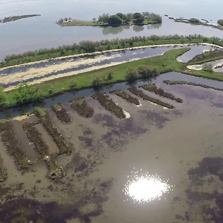 Valle Tirelli Private Island Gospodarstwo agroturystyczne